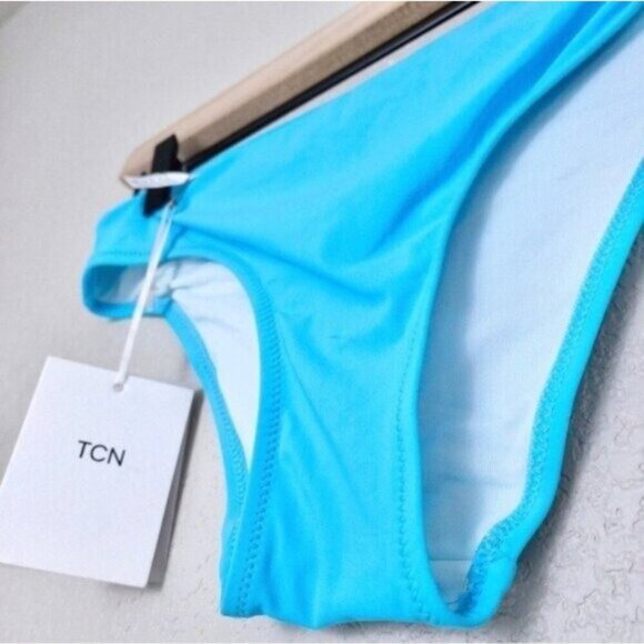 NWT TCN Banda Bikini Bottom 4 Fruits Strawberry Embroidered White Turquoise - Picture 4 of 7